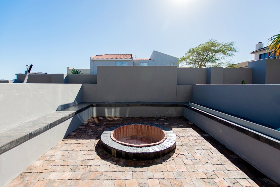 7 Bedroom Property for Sale in Myburgh Park Western Cape